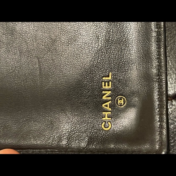 Vintage Chanel CC Logo Bifold  patent wallet (WOC)  24K GHW - Picture 12 of 17